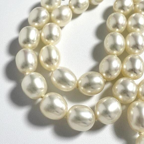 TIFFANY Silver Pearl Heart Necklace - Picture 3 of 10